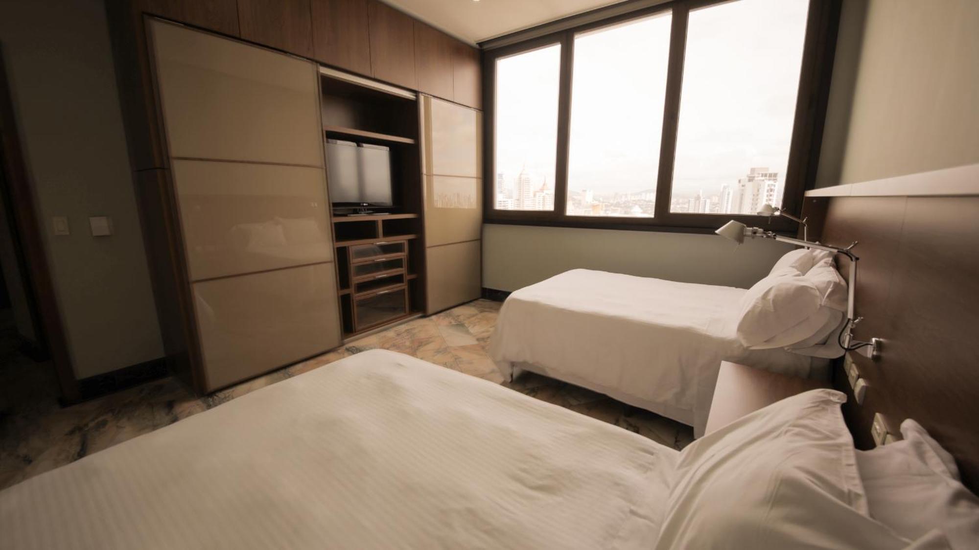 Torres De Alba Hotel & Suites Panama City Exterior photo