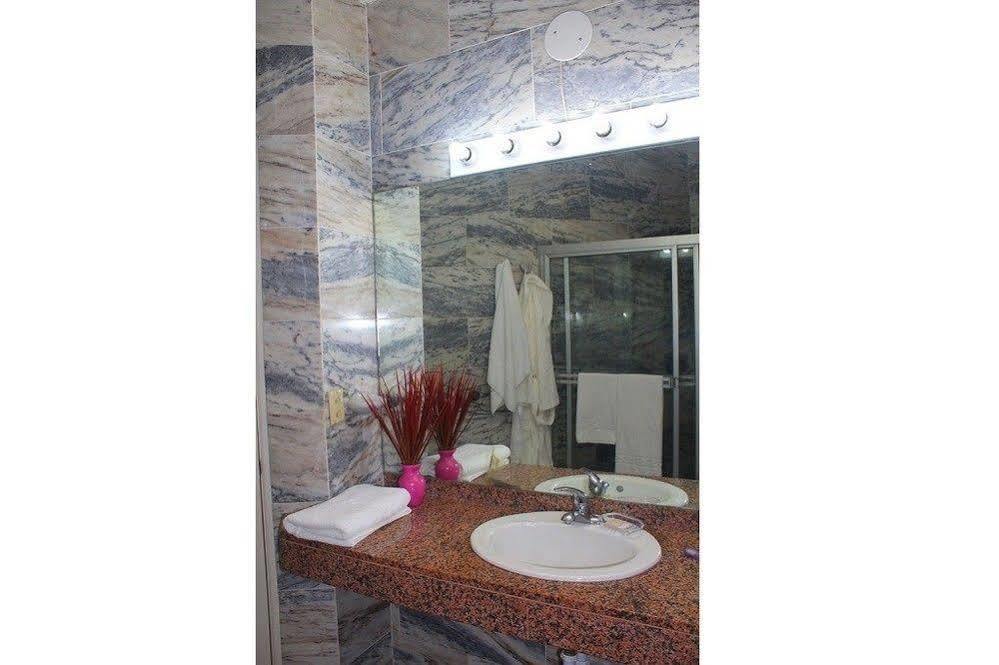 Torres De Alba Hotel & Suites Panama City Exterior photo