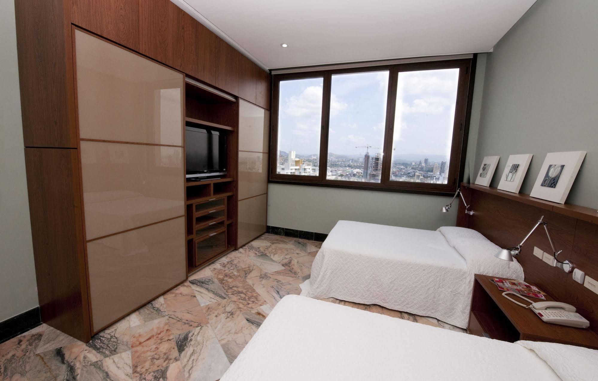 Torres De Alba Hotel & Suites Panama City Exterior photo